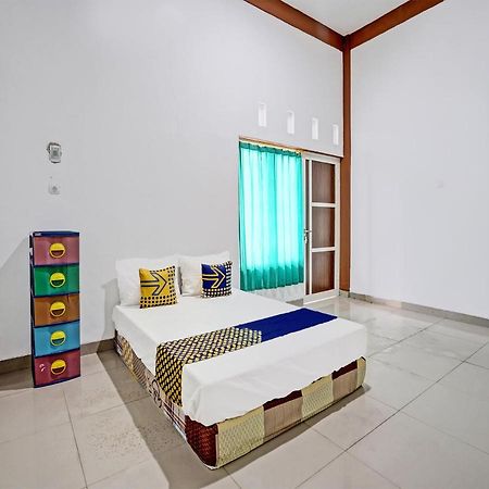 Oyo 92006 Kost Sejahtera Syariah Hotel Sidoarjo Bagian luar foto