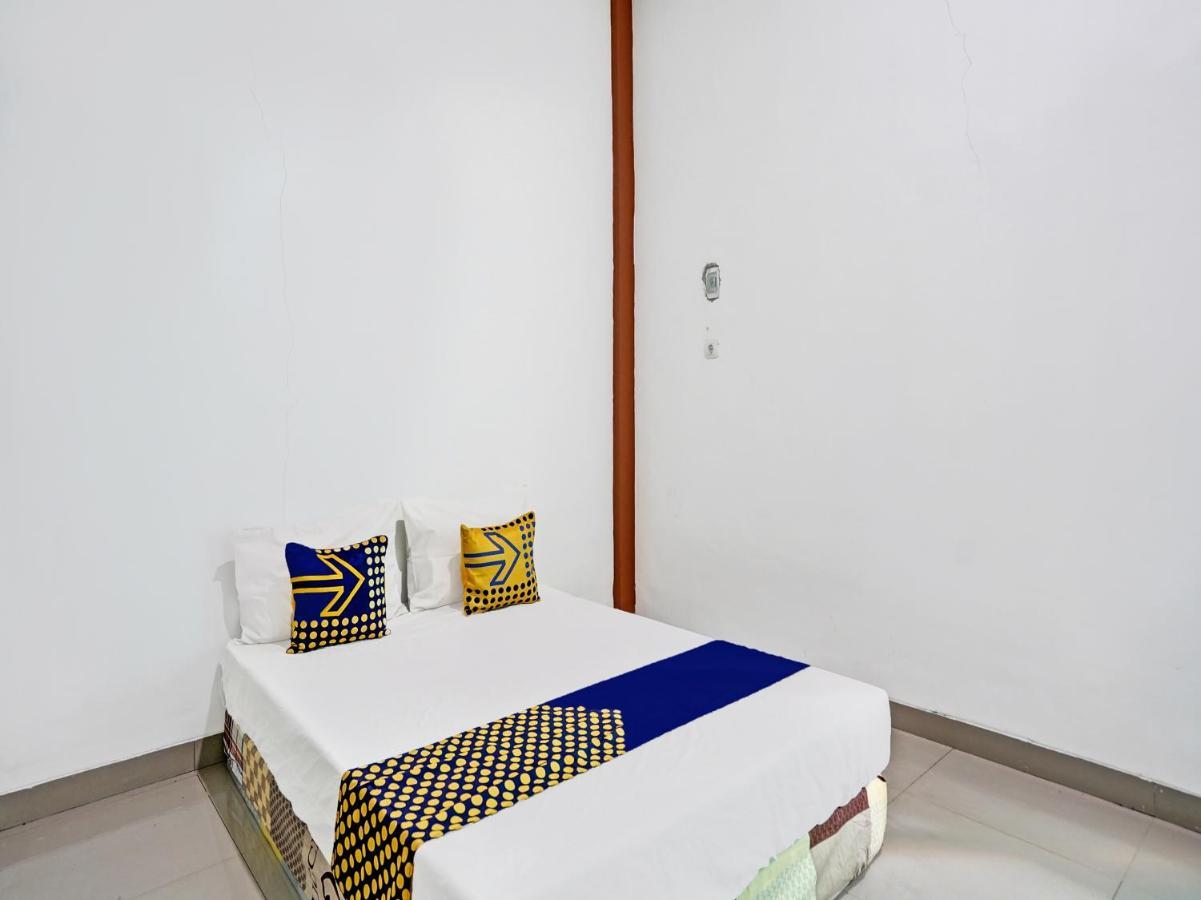 Oyo 92006 Kost Sejahtera Syariah Hotel Sidoarjo Bagian luar foto