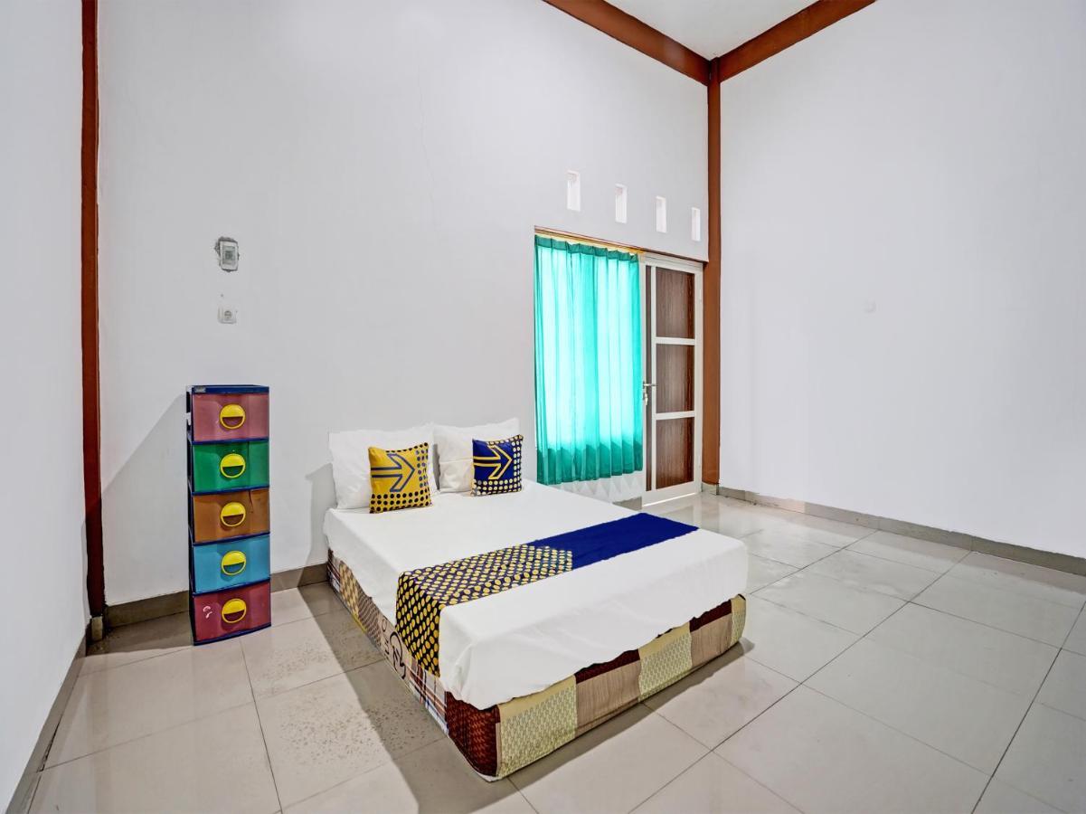 Oyo 92006 Kost Sejahtera Syariah Hotel Sidoarjo Bagian luar foto