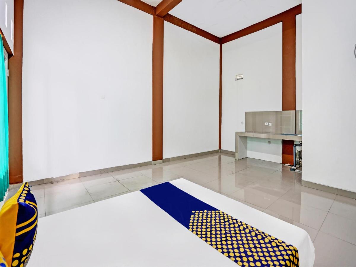 Oyo 92006 Kost Sejahtera Syariah Hotel Sidoarjo Bagian luar foto