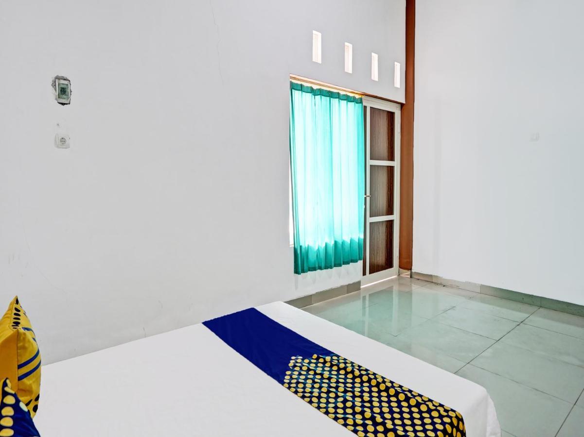 Oyo 92006 Kost Sejahtera Syariah Hotel Sidoarjo Bagian luar foto