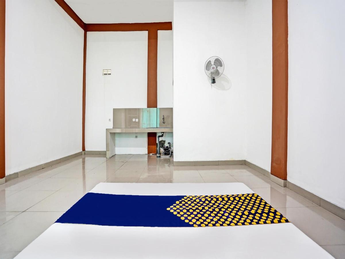 Oyo 92006 Kost Sejahtera Syariah Hotel Sidoarjo Bagian luar foto