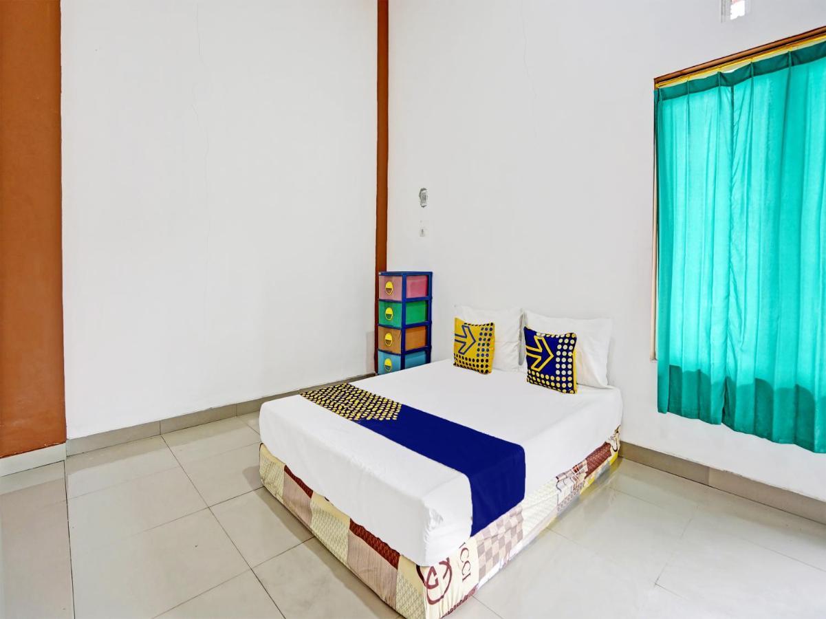 Oyo 92006 Kost Sejahtera Syariah Hotel Sidoarjo Bagian luar foto